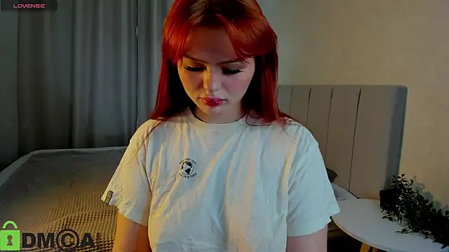 Snapshot of Barbara_Mitchel chatting on 10/20/25, 01:50 Barbara Mitchel online show from 10/20/25, 01:50