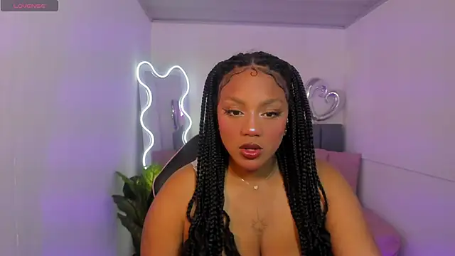 THIANA TAY online show from 11/30/25, 03:10