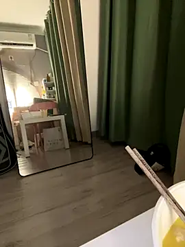 Snapshot of iambennet chatting on 10/17/25, 10:29 iambennet online show from 10/17/25, 10:29