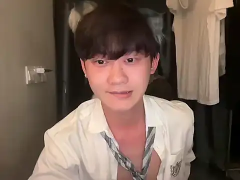 Snapshot of iambennet chatting on 11/14/25, 03:11 iambennet online show from 11/14/25, 03:11