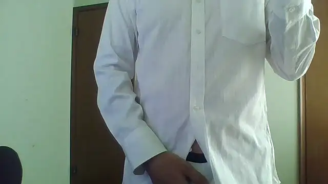 Snapshot of Daaaaiiii chatting on 10/10/25, 12:42 Daaaaiiii online show from 10/10/25, 12:42