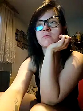 Snapshot of Lenalove02 chatting on 10/30/25, 09:22 Lenalove02 online show from 10/30/25, 09:22