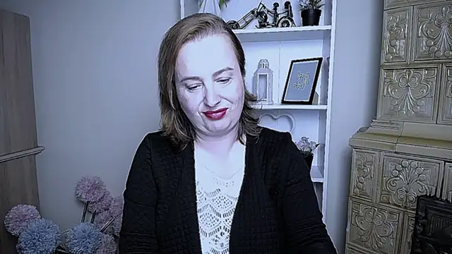 HelenFl online show from 10/11/25, 06:45