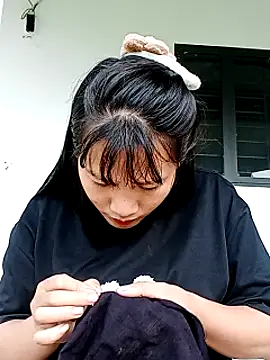 Snapshot of TrangNemo chatting on 10/11/25, 01:27 TrangNemo online show from 10/11/25, 01:27