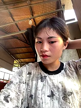 Mylinh- online show from 10/18/25, 08:59