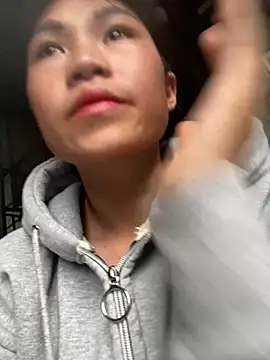 Mylinh- online show from 10/19/25, 12:00