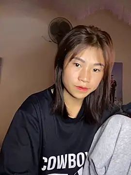 Mylinh- online show from 10/31/25, 03:07