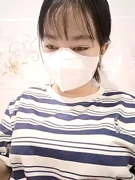 Snapshot of Xuka203 chatting on 10/11/25, 05:17 Xuka203 online show from 10/11/25, 05:17