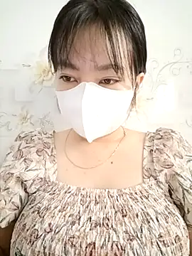 Snapshot of Xuka203 chatting on 10/18/25, 04:48 Xuka203 online show from 10/18/25, 04:48