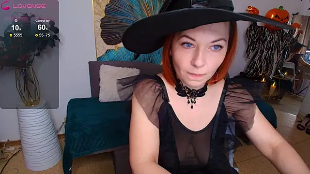 Snapshot of Serena_Foxxx chatting on 10/27/25, 02:59 Serena Foxxx online show from 10/27/25, 02:59