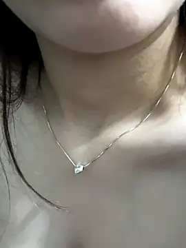 Snapshot of Beyeuuu chatting on 11/16/25, 03:01 Beyeuuu online show from 11/16/25, 03:01