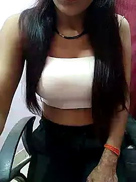 Snapshot of Your_Lali chatting on 10/13/25, 04:29 Your Lali online show from 10/13/25, 04:29