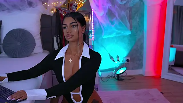 Snapshot of NatalieDelices chatting on 10/22/25, 06:29 NatalieDelices online show from 10/22/25, 06:29