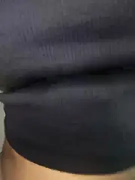 Snapshot of anshika0124 chatting on 10/28/25, 04:49 anshika0124 online show from 10/28/25, 04:49