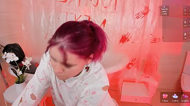 Snapshot of OfeliaRose chatting on 10/21/25, 10:05 OfeliaRose online show from 10/21/25, 10:05