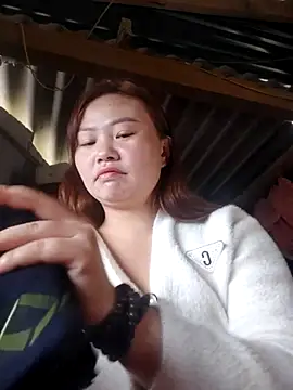 pi-pi-00 online show from 12/05/25, 02:31