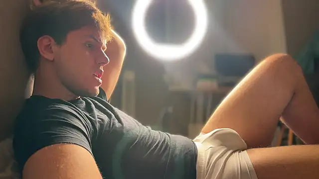 Snapshot of mynameischris chatting on 10/08/25, 09:01 mynameischris online show from 10/08/25, 09:01