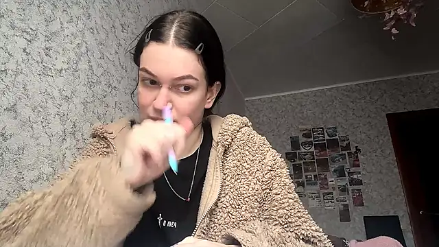 Snapshot of Wallazar_cute chatting on 10/30/25, 01:12 Wallazar cute online show from 10/30/25, 01:12