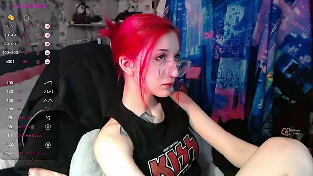 Dreamy Red Girl online show from 10/07/25, 05:43