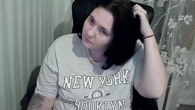 Snapshot of XLisaBlueXs_ chatting on 10/12/25, 07:46 XLisaBlueXs  online show from 10/12/25, 07:46