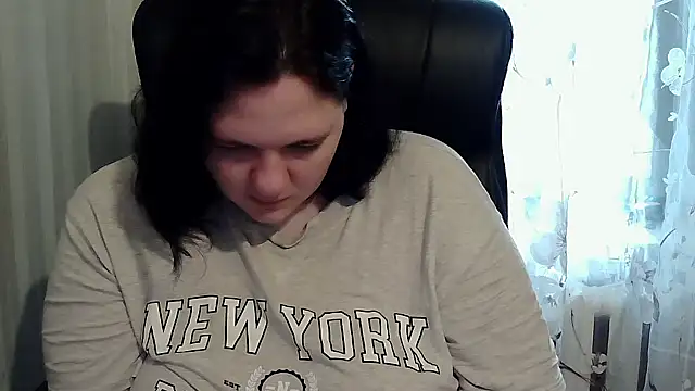 Snapshot of XLisaBlueXs_ chatting on 10/13/25, 11:21 XLisaBlueXs  online show from 10/13/25, 11:21