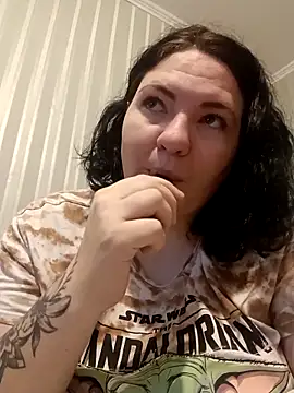 Snapshot of XLisaBlueXs_ chatting on 10/14/25, 10:27 XLisaBlueXs  online show from 10/14/25, 10:27
