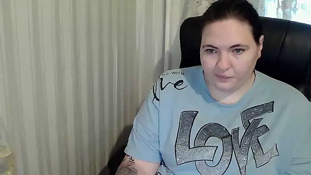 Snapshot of XLisaBlueXs_ chatting on 10/17/25, 01:57 XLisaBlueXs  online show from 10/17/25, 01:57