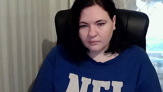 Snapshot of XLisaBlueXs_ chatting on 10/22/25, 06:57 XLisaBlueXs  online show from 10/22/25, 06:57