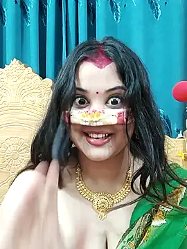 Beauty Queen Soniya online show from 03/09/26, 12:42