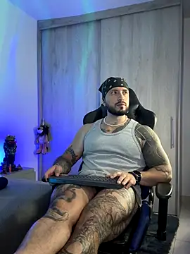 Dave-Max01 online show from 11/25/25, 02:44