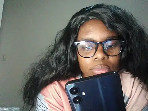 Snapshot of Hot_Yolanda chatting on 10/06/25, 07:55 Hot Yolanda online show from 10/06/25, 07:55