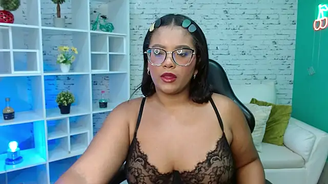 hannahjackson  online show from 11/19/25, 11:32