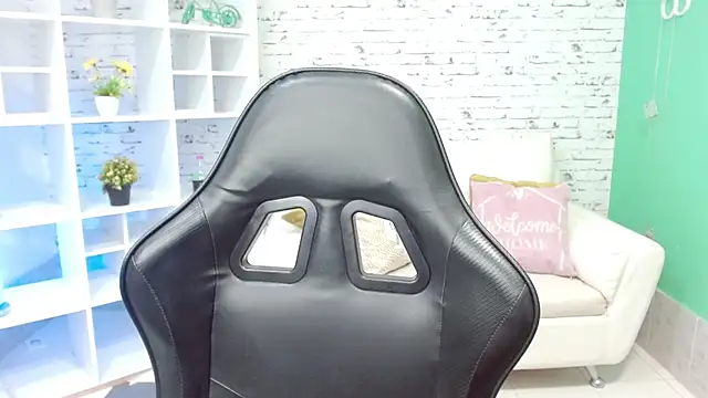 hannahjackson  online show from 12/02/25, 11:15