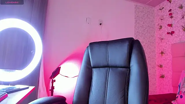 scarlett johanssonCS online show from 10/24/25, 07:21