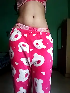 Snapshot of Hornyme18 chatting on 10/27/25, 04:49 Hornyme18 online show from 10/27/25, 04:49