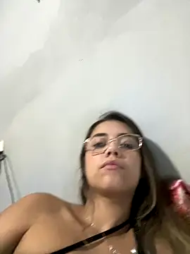 estrela aguiar online show from 10/23/25, 02:22