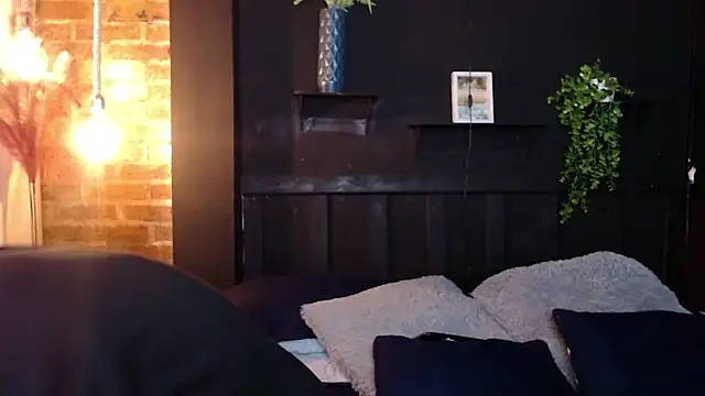 Snapshot of camerongrey chatting on 10/25/25, 01:46 camerongrey online show from 10/25/25, 01:46