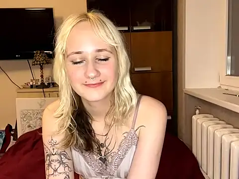 Snapshot of Ulemonala_Cute chatting on 10/29/25, 05:47 Ulemonala Cute online show from 10/29/25, 05:47