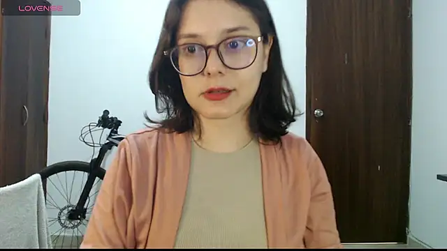 CarlaLorez online show from 10/23/25, 01:05