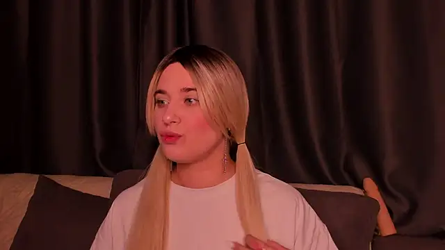 ShyBunny1 online show from 10/15/25, 06:41