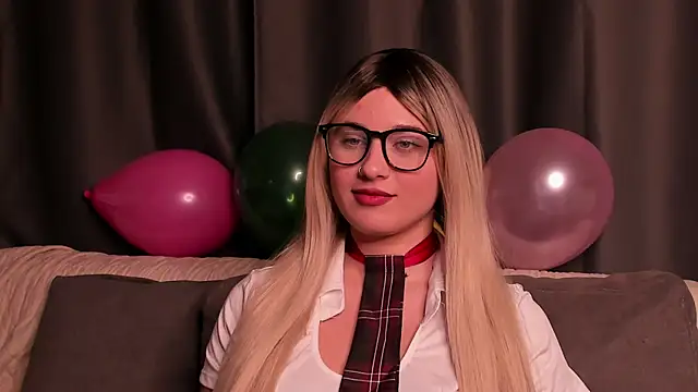 ShyBunny1 online show from 10/21/25, 07:36