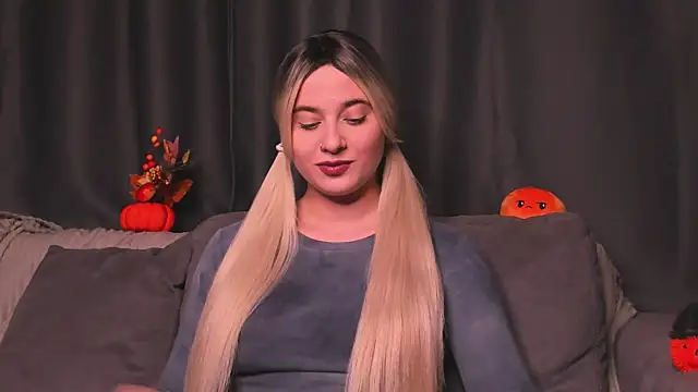 ShyBunny1 online show from 10/24/25, 10:28