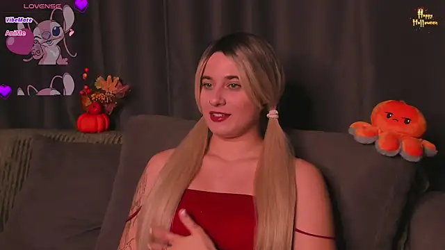 ShyBunny1 online show from 10/25/25, 05:40