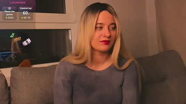 ShyBunny1 online show from 10/28/25, 08:22