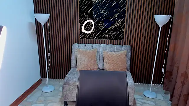 Lyla 19 online show from 10/17/25, 11:13