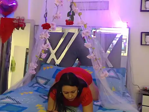 NicoleLerman online show from 10/24/25, 07:43