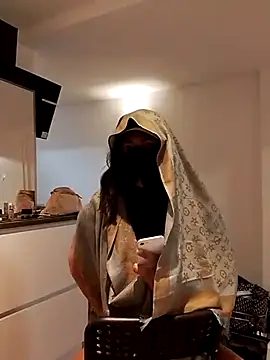 loubnarabb online show from 11/01/25, 08:00