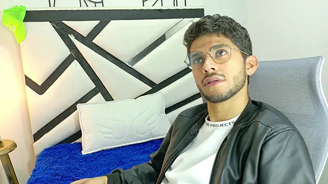 ALANVILLA LOBO online show from 10/28/25, 06:43