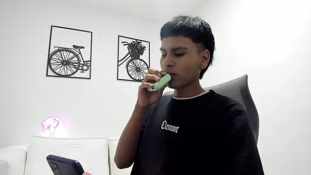 SEBAS LOVER  online show from 10/22/25, 07:46