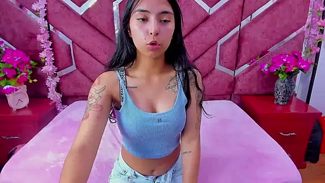 Snapshot of _Isabella_Swan chatting on 10/25/25, 02:52  Isabella Swan online show from 10/25/25, 02:52